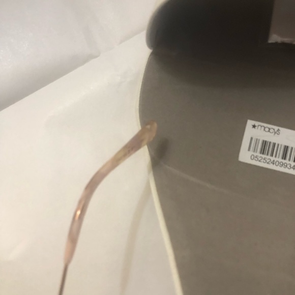 Michael Kors NWT sunglasses . - Picture 5 of 5